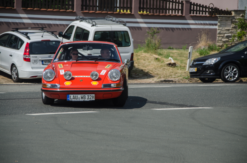 Illustration for article titled Photodump: A classic Porsche car meet.